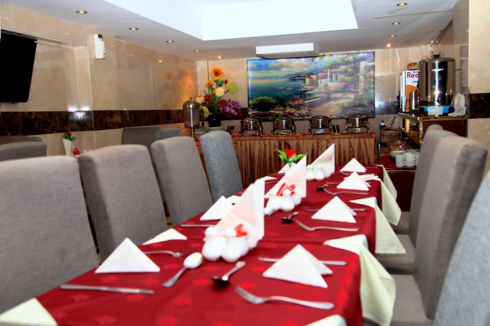 Saffron Hotel Dubai Exterior foto