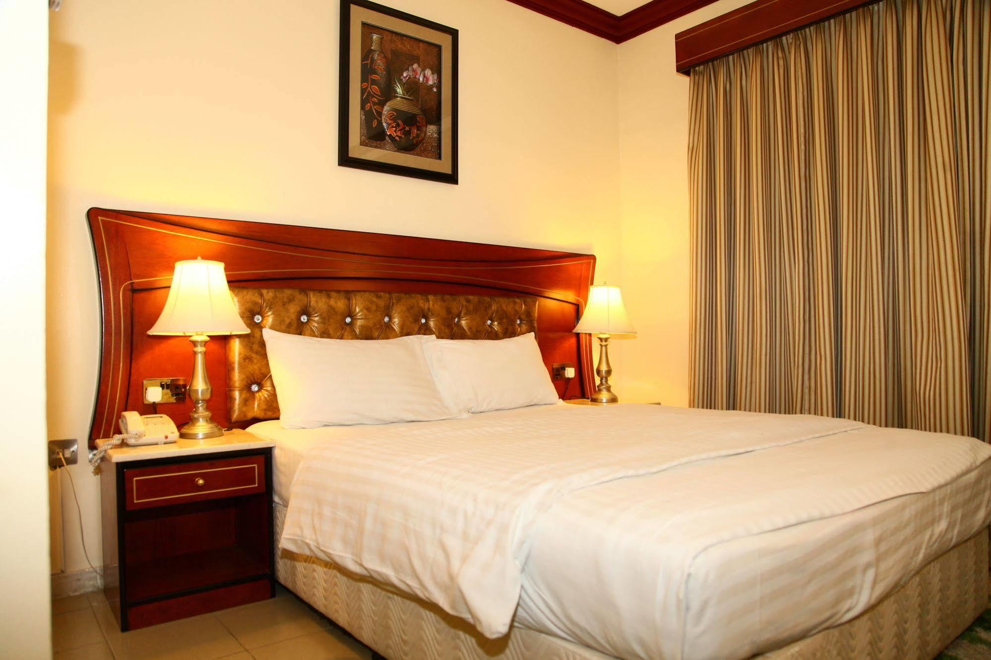 Saffron Hotel Dubai Exterior foto